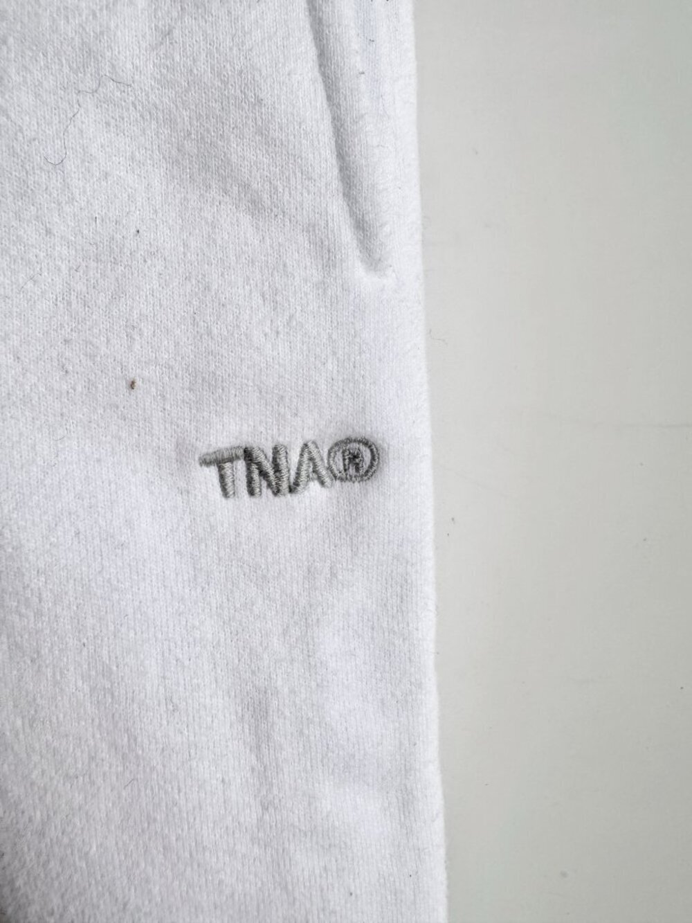 Aritzia TNA White Cozy Fleece Mid Rise Perfect Fit Jogger Sweatpants, Size XS - Picture 4 of 15